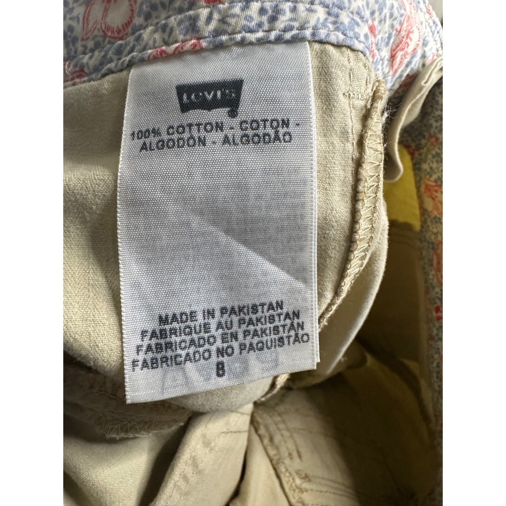 Levi's Women's Khaki Cotton Shorts Size 8 Beige Casual Summer Classic Pockets - Picture 6 of 6